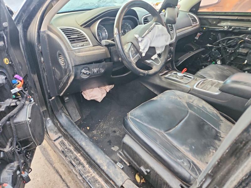 Photo 8 from auction – 2016 CHRYSLER 300C with VIN 2C3CCAKGXGH106440