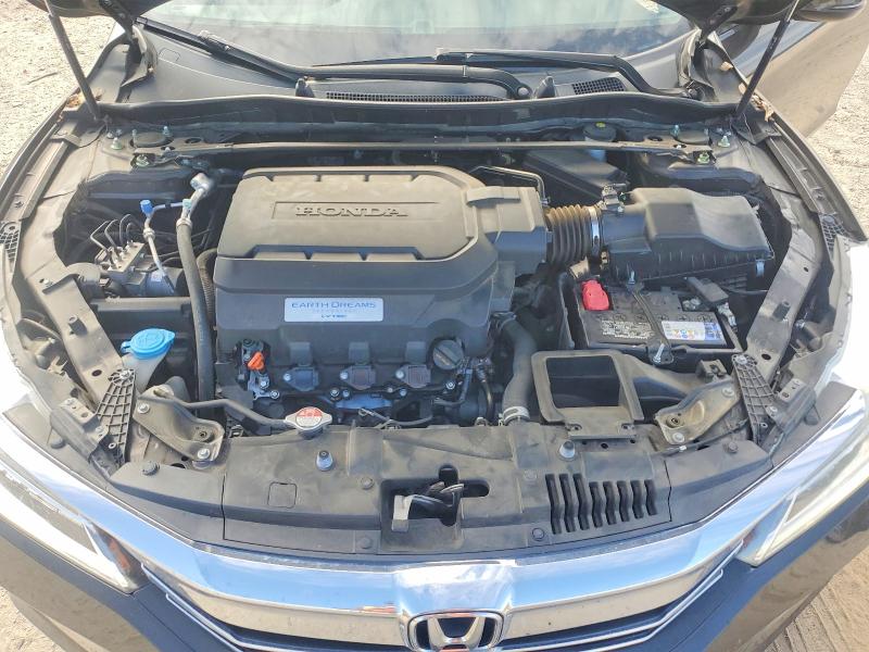 Photo 11 from auction – 2017 HONDA ACCORD TOU with VIN 1HGCR3F95HA002070