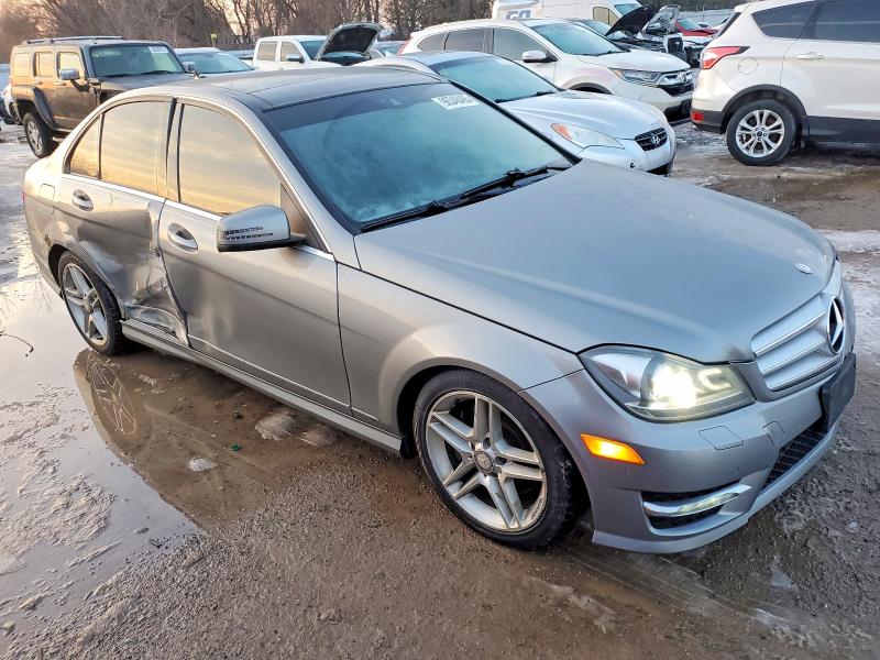 Photo 4 from auction – 2012 MERCEDES-BENZ C with VIN WDDGF8BB4CF935412