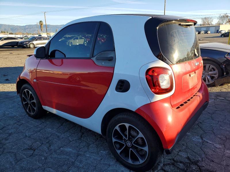 Photo 2 from auction – 2016 SMART FORTWO with VIN WMEFJ5DA9GK069700