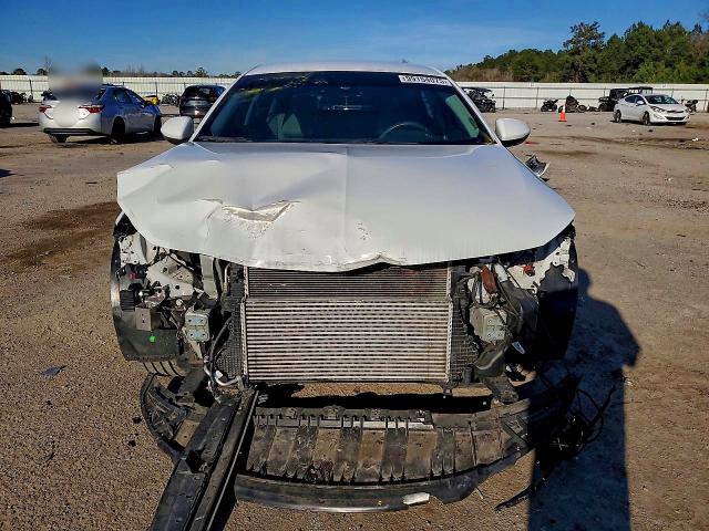 Photo 5 from auction – 2019 BUICK REGAL PREF with VIN W04GL6SX0K1032019