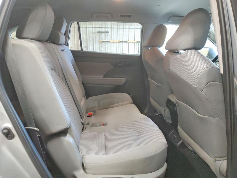 Photo 11 from auction – 2021 TOYOTA HIGHLANDER with VIN 5TDBZRBH5MS095521