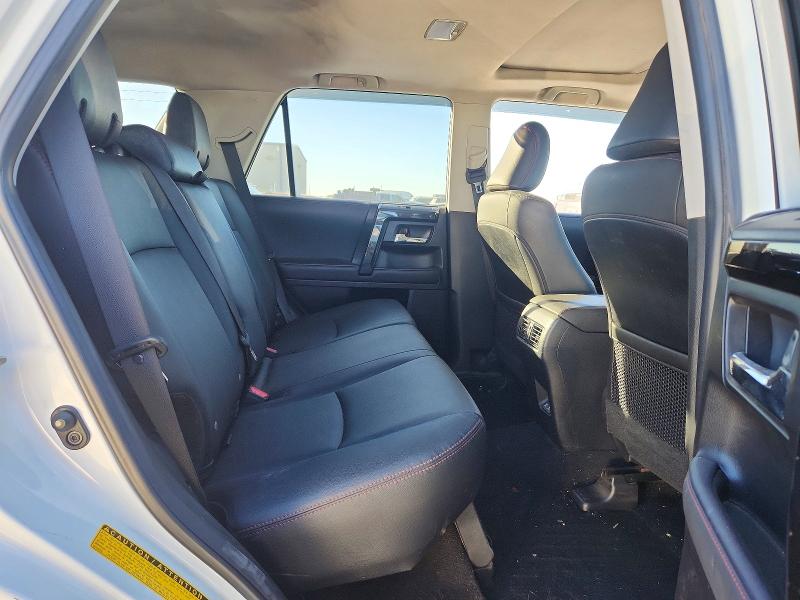 Photo 11 from auction – 2022 TOYOTA 4RUNNER SR with VIN JTERU5JR1N6006105