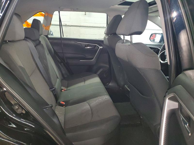 Photo 11 from auction – 2019 TOYOTA RAV4 XLE with VIN 2T3RWRFV1KW039093