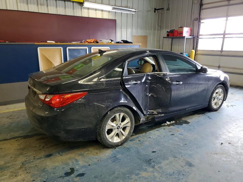 Photo 3 from auction – 2011 HYUNDAI SONATA with VIN 5NPEC4AC8BH119255