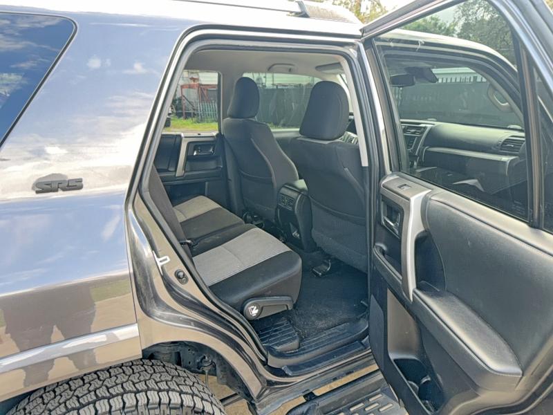 Photo 6 from auction – 2021 TOYOTA 4RUNNER SR with VIN JTEMU5JR6M5902253