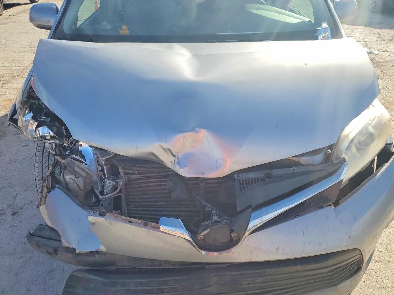 Photo 12 from auction – 2018 TOYOTA SIENNA with VIN 5TDKZ3DC3JS909479
