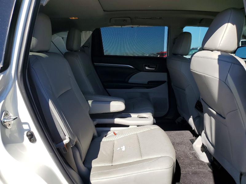 Photo 11 from auction – 2019 TOYOTA HIGHLANDER with VIN 5TDDGRFHXKS053884
