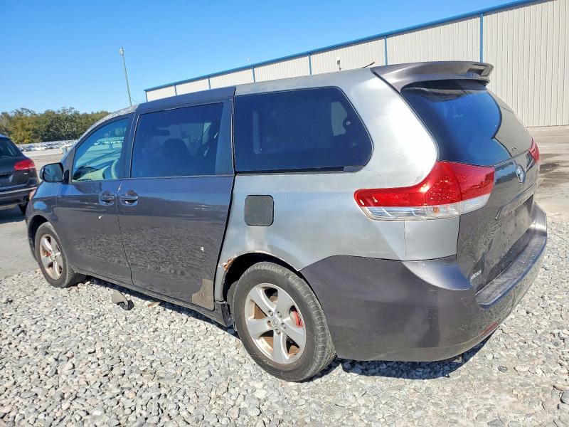Photo 2 from auction – 2011 TOYOTA SIENNA with VIN 5TDZK3DC4BS019352