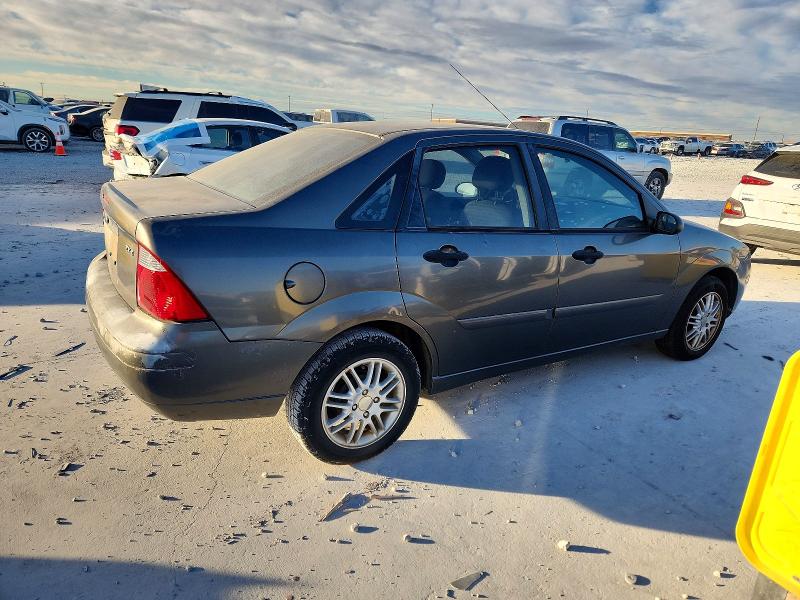 Photo 3 from auction – 2005 FORD FOCUS ZX4 with VIN 1FAFP34N65W275248