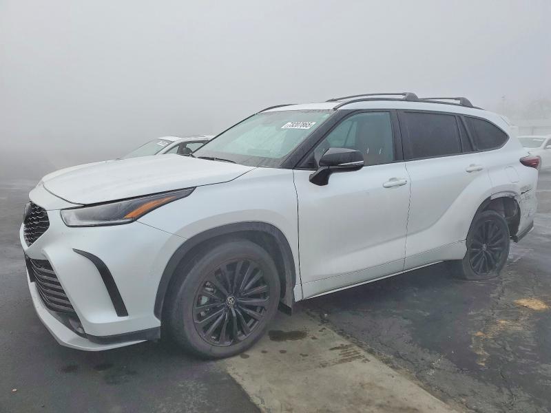 TOYOTA HIGHLANDER 2024 with VIN 5TDKDRAH2RS542717 - Photo from auction