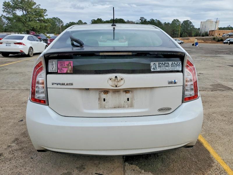 Photo 6 from auction – 2015 TOYOTA PRIUS with VIN JTDKN3DU9F1913299