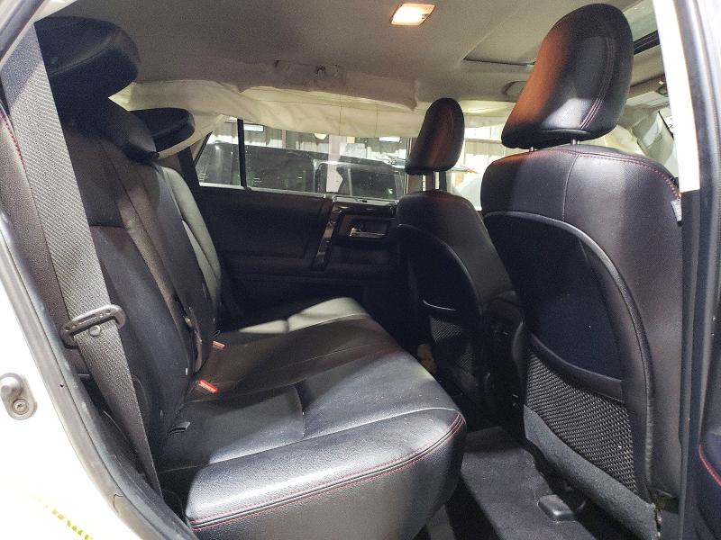 Photo 11 from auction – 2018 TOYOTA 4RUNNER SR with VIN JTEBU5JR5J5609169