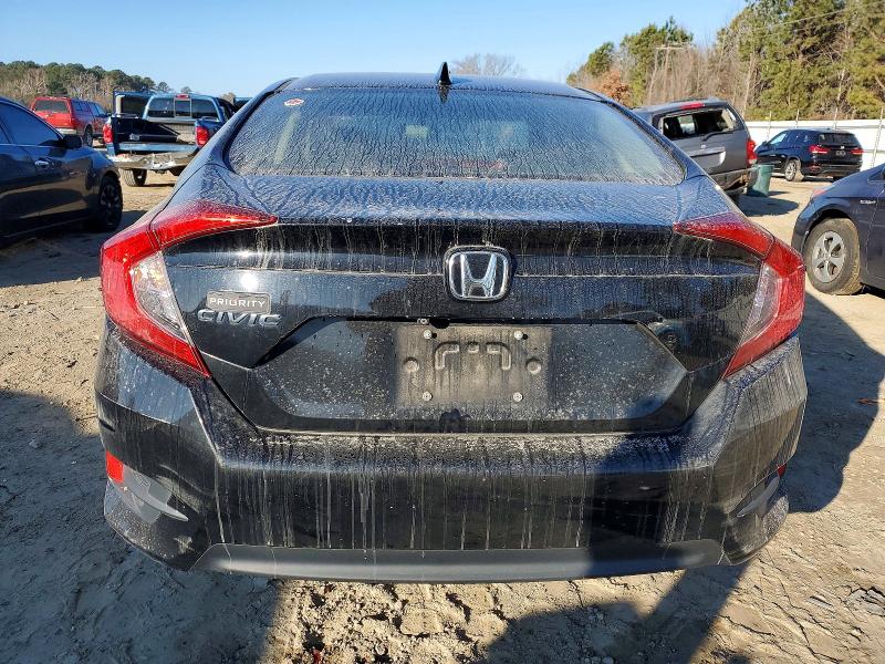 Фото 6 с аукциона – 2018 HONDA CIVIC EX с VIN 19XFC2F77JE033796