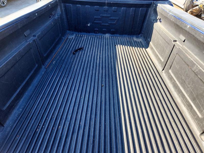 Photo 10 from auction – 2002 CHEVROLET SILVERADO with VIN 1GCEC14WX2Z122347