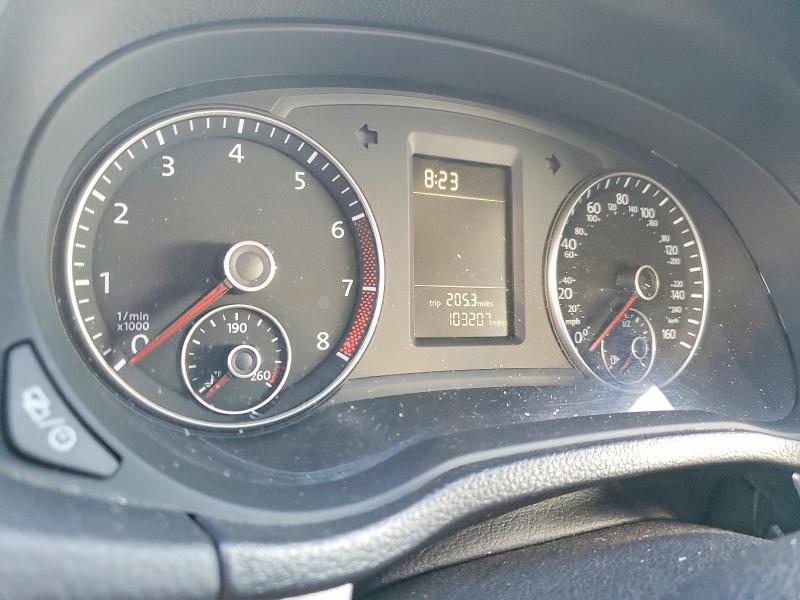 Photo 9 from auction – 2014 VOLKSWAGEN PASSAT S with VIN 1VWAT7A38EC109127