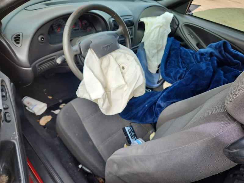 Photo 8 from auction – 2002 FORD MUSTANG with VIN 1FAFP404X2F102945