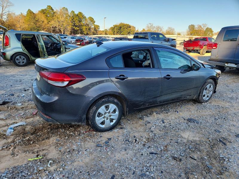 Photo 3 from auction – 2017 KIA FORTE with VIN 3KPFK4A7XHE061222