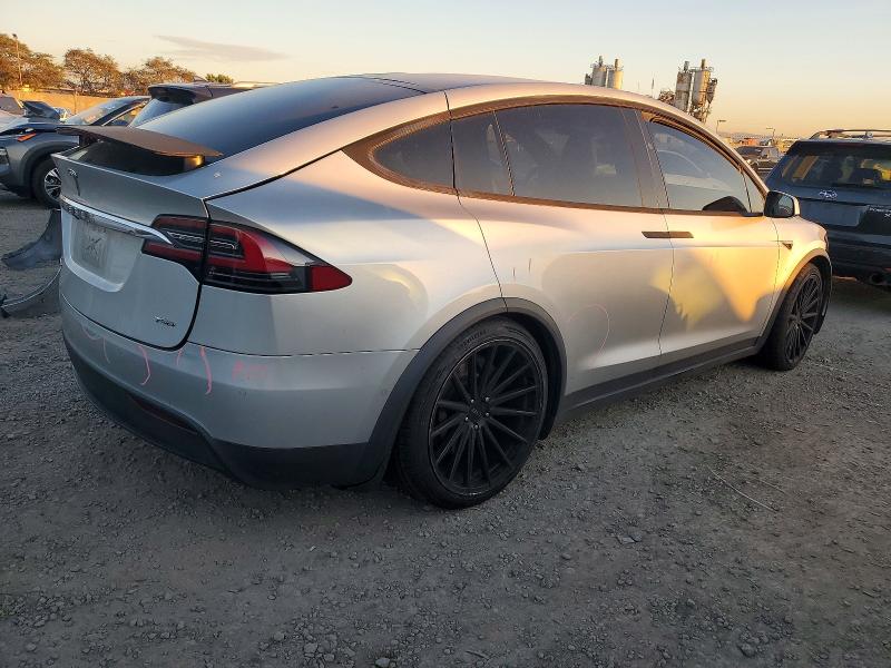 Photo 3 from auction – 2017 TESLA MODEL X with VIN 5YJXCAE23HF040222