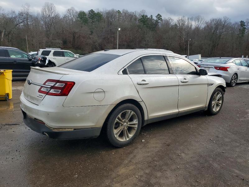Photo 3 from auction – 2013 FORD TAURUS SEL with VIN 1FAHP2E87DG214480