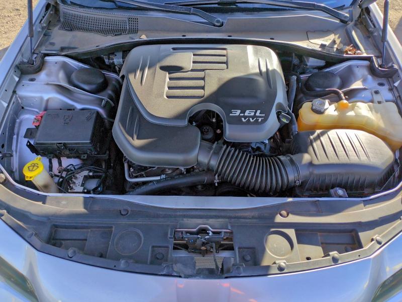 Photo 11 from auction – 2018 CHRYSLER 300 LIMITE with VIN 2C3CCAKG1JH268982