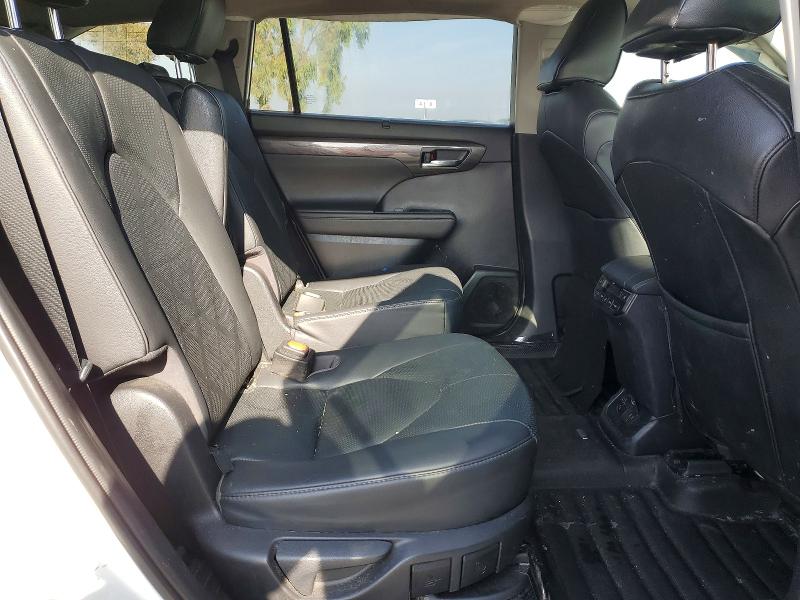 Photo 11 from auction – 2020 TOYOTA HIGHLANDER with VIN 5TDEBRCH3LS002901