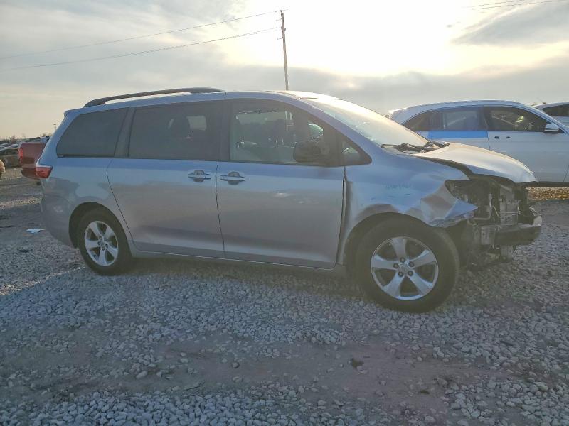 Photo 4 from auction – 2015 TOYOTA SIENNA with VIN 5TDKK3DC0FS557005