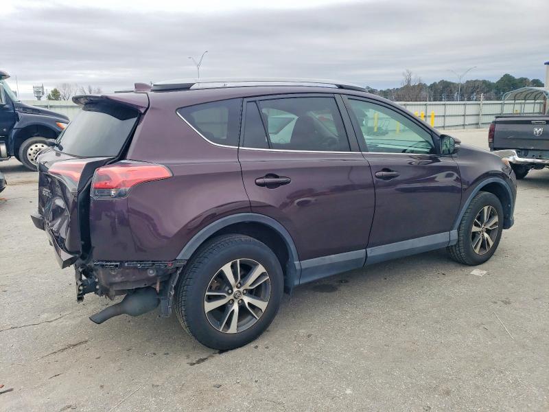 Photo 3 from auction – 2017 TOYOTA RAV4 XLE with VIN 2T3WFREVXHW321326