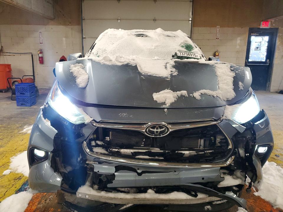 Photo 5 from auction – 2020 TOYOTA HIGHLANDER with VIN 5TDDZRBH4LS039979