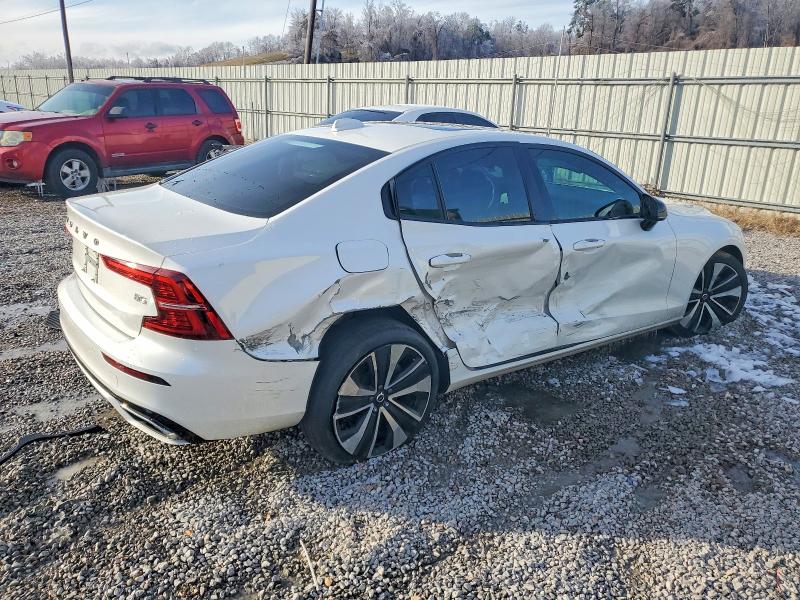 Photo 3 from auction – 2022 VOLVO S60 with VIN 7JRL12FZ9NG154167