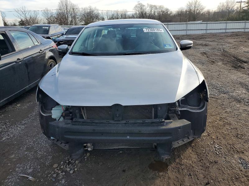 Photo 5 from auction – 2012 VOLKSWAGEN PASSAT S with VIN 1VWAP7A37CC077952