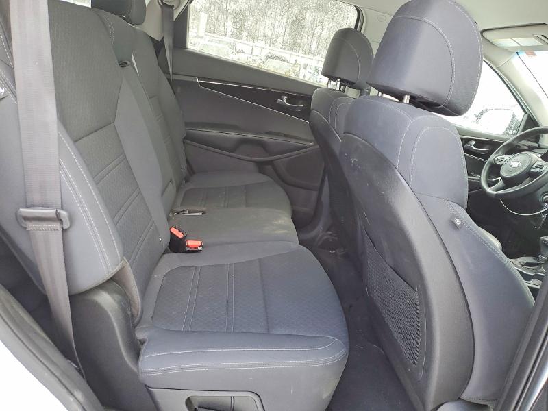 Photo 11 from auction – 2017 KIA SORENTO LX with VIN 5XYPGDA50HG274641