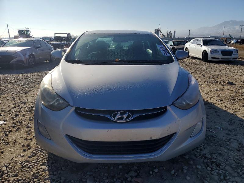 Photo 5 from auction – 2013 HYUNDAI ELANTRA with VIN KMHDH4AE6DU580179