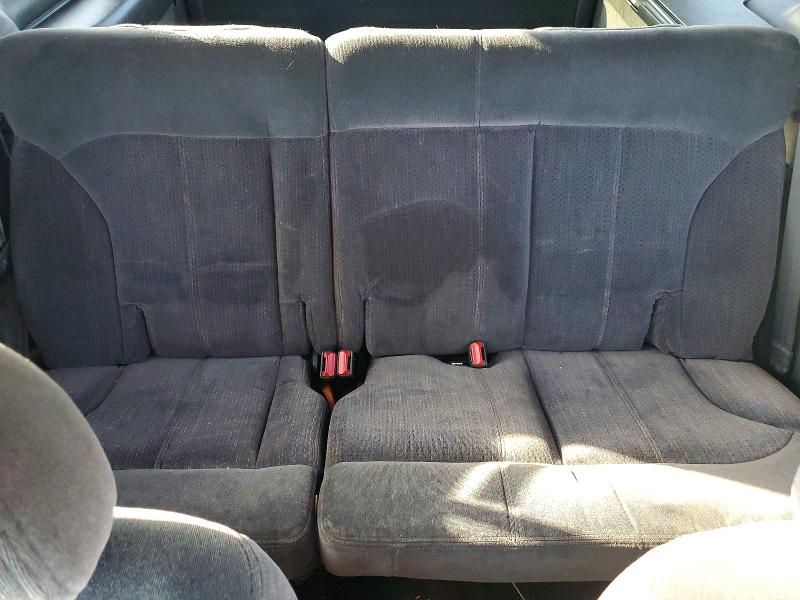 Photo 10 from auction – 2001 CHEVROLET BLAZER with VIN 1GNDT13W51K230712