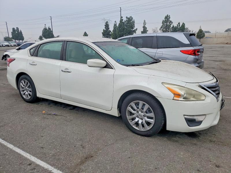 Photo 4 from auction – 2014 NISS ALTIMA with VIN 1N4AL3AP0EN386749