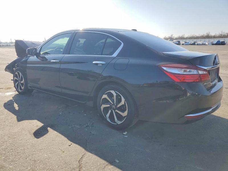 Photo 2 from auction – 2017 HONDA ACCORD with VIN 1HGCR2F78HA152196