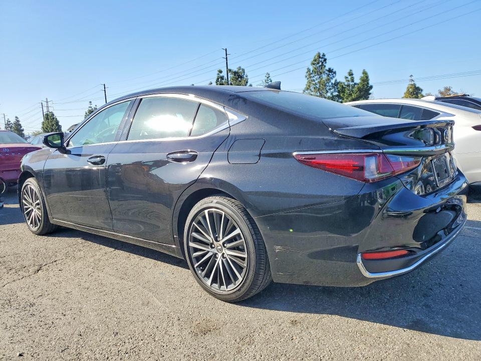 Photo 2 from auction – 2025 LEXUS ES 300H BA with VIN 58ADA1C16SU054881