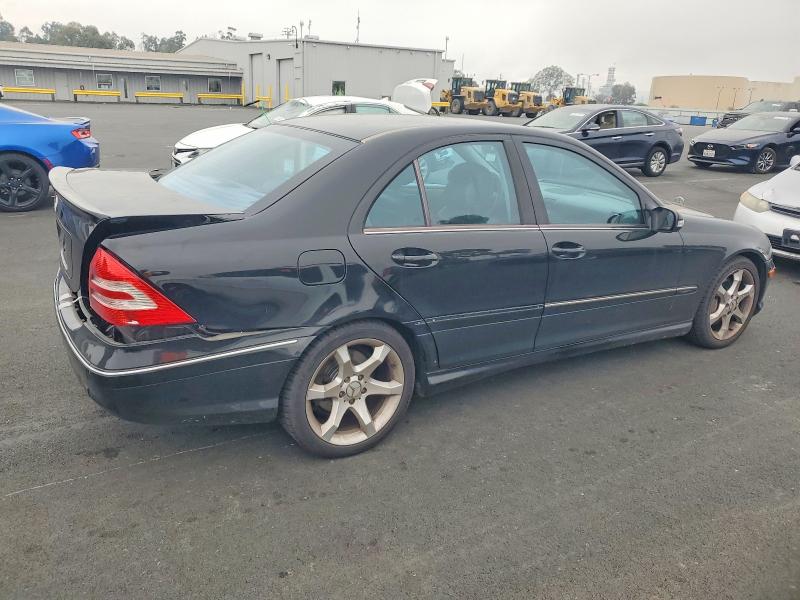 Photo 3 from auction – 2007 MERCEDES-BENZ C with VIN WDBRF52H17F924426