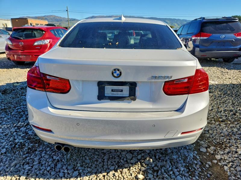 Photo 6 from auction – 2015 BMW 328 I with VIN WBA3A5C53FF607009