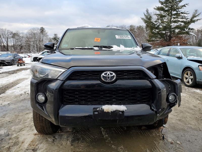 Photo 5 from auction – 2018 TOYOTA 4RUNNER SR with VIN JTEBU5JRXJ5521380