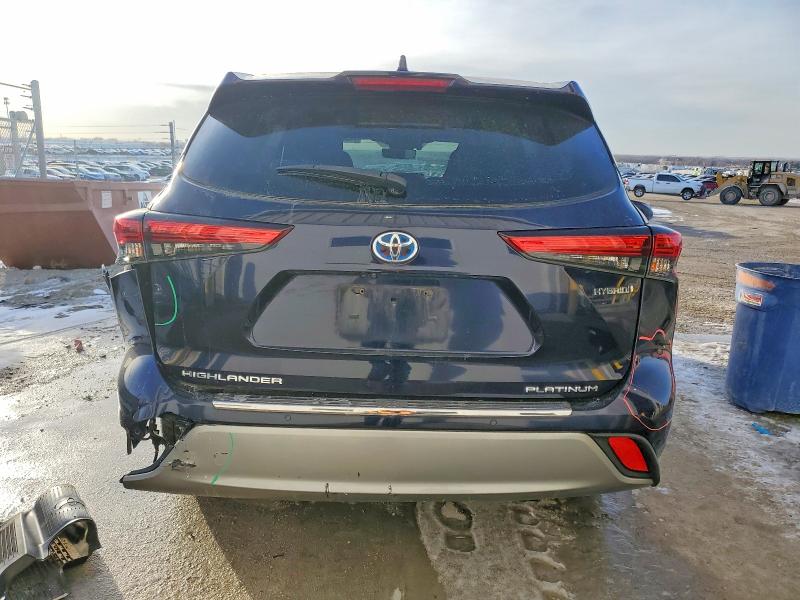 Photo 6 from auction – 2021 TOYOTA HIGHLANDER with VIN 5TDEBRCH7MS018617