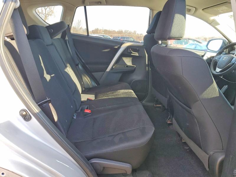 Photo 11 from auction – 2015 TOYOTA RAV4 LE with VIN 2T3ZFREV5FW197833