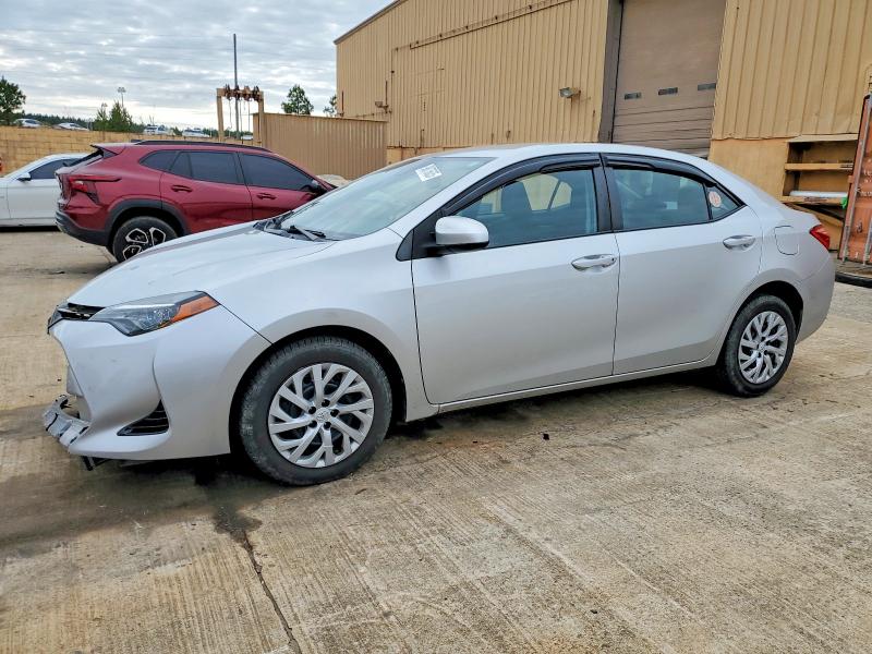 TOYOTA COROLLA L 2018 with VIN 5YFBURHE4JP813527 - Photo from auction