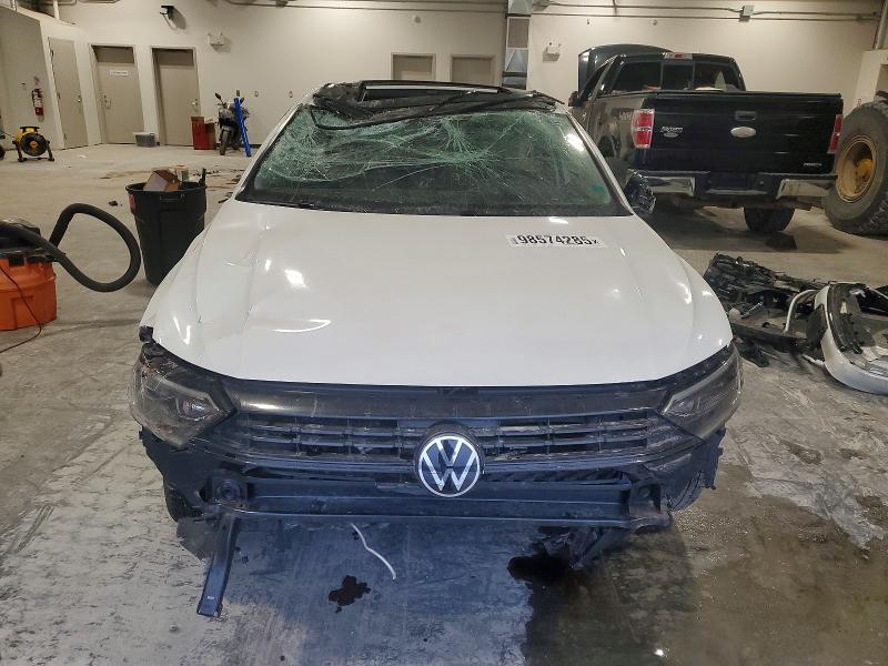 Photo 5 from auction – 2024 VOLKSWAGEN JETTA with VIN 3VWGM7BU6RM008719