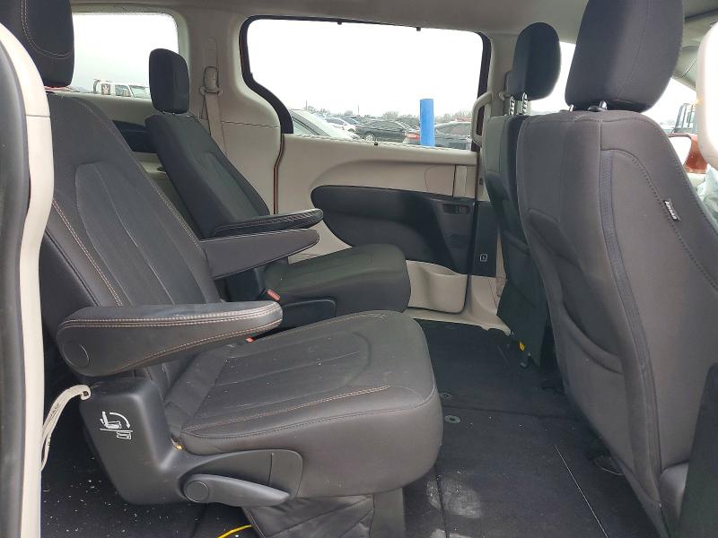 Photo 11 from auction – 2018 CHRYSLER PACIFICA T with VIN 2C4RC1FGXJR271423