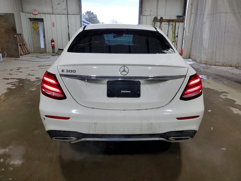 Photo 6 from auction – 2018 MERCEDES-BENZ E 300 with VIN WDDZF4JB2JA330530