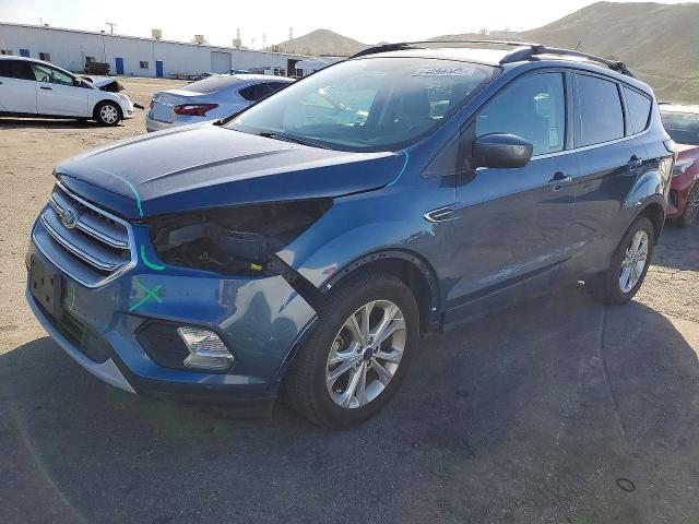 2018 FORD 1220