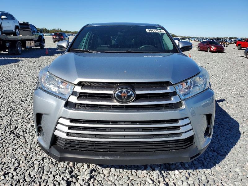 Photo 5 from auction – 2019 TOYOTA HIGHLANDER with VIN 5TDZARFH3KS054396