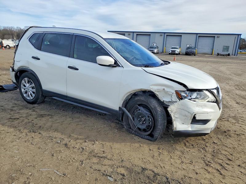 Photo 4 from auction – 2019 NISSAN ROGUE S with VIN 5N1AT2MT0KC768649