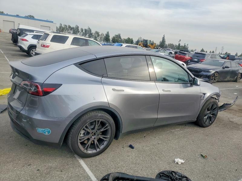 Photo 3 from auction – 2025 TESLA MODEL Y with VIN 7SAYGAEE6SF278921